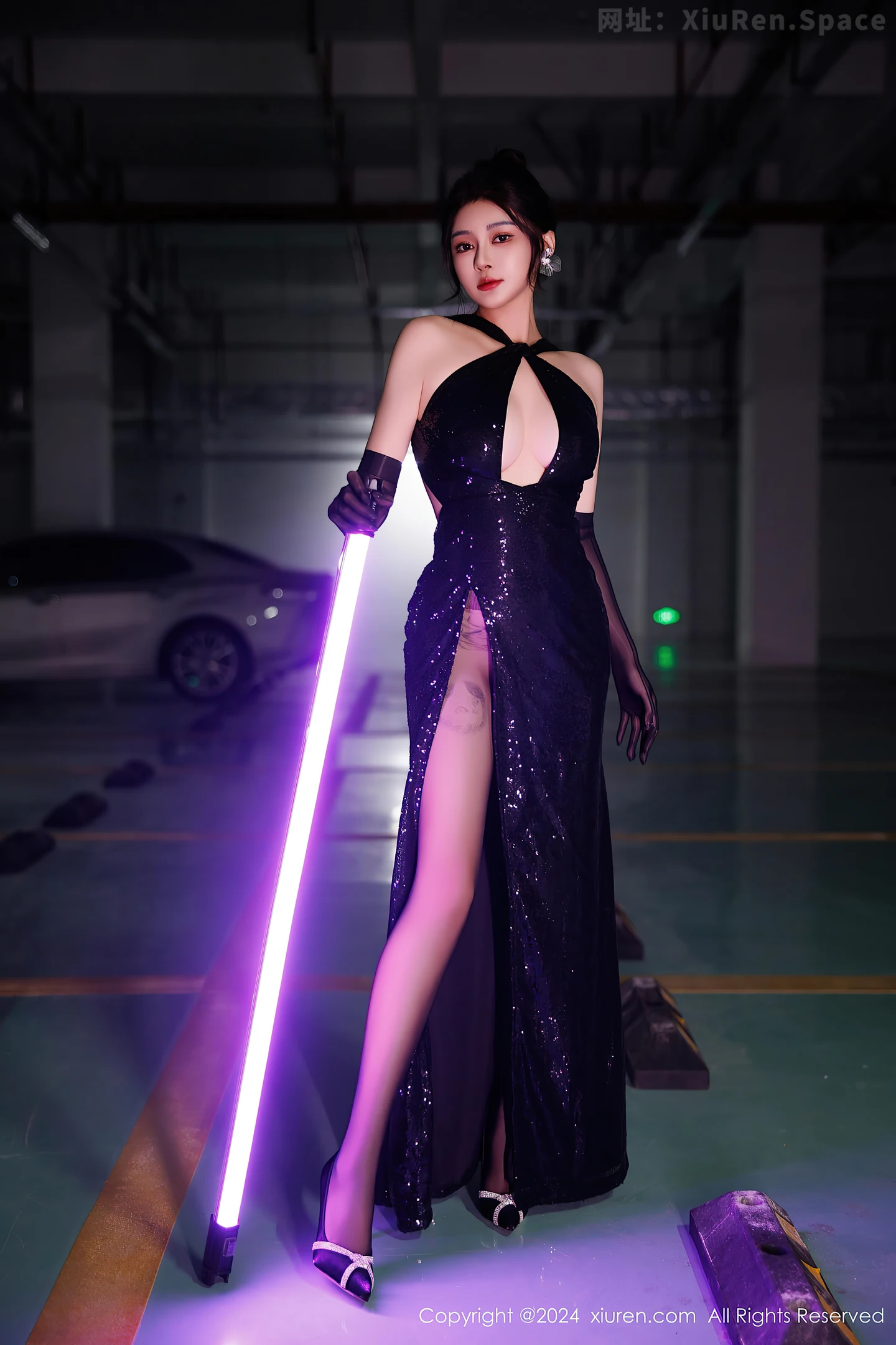 图片[4]-[XiuRen秀人网] VOL.9512 模特凯竹Quinn性感黑色连衣裙配黑丝袜秀丰腴身材撩人诱惑写真82P-秀人网官方网站